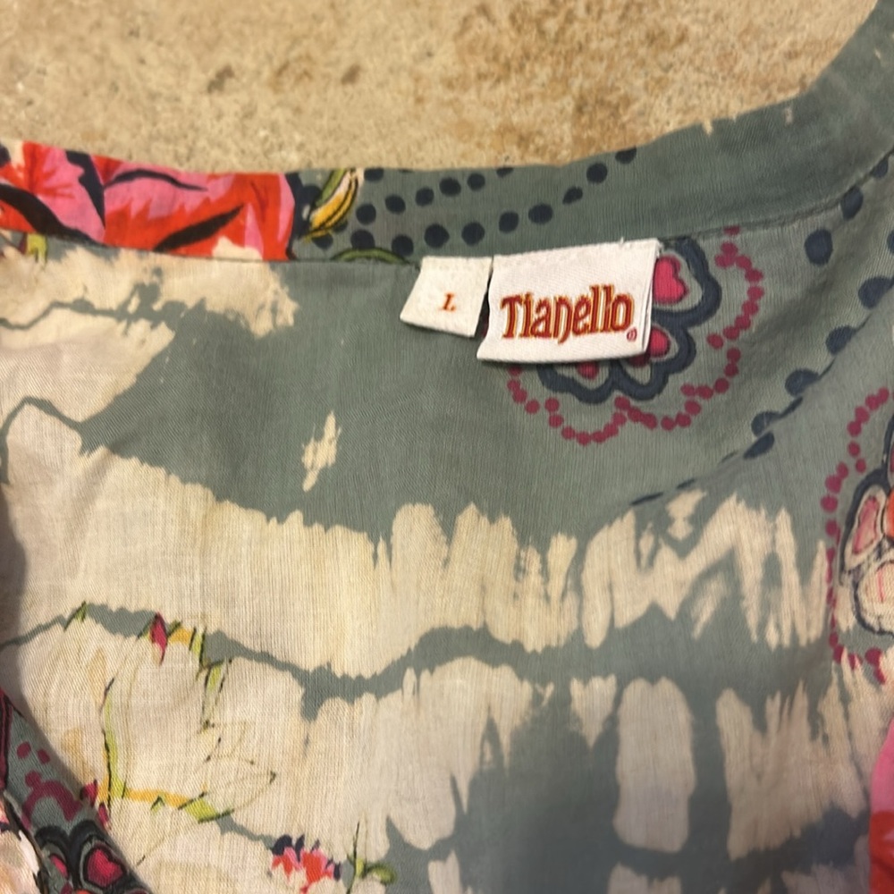 Tianello Multicolor Floral Blouse with Puff Sleeves - Picture 2 of 4